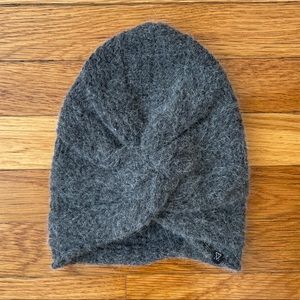 Aritzia Talula grey turban beanie